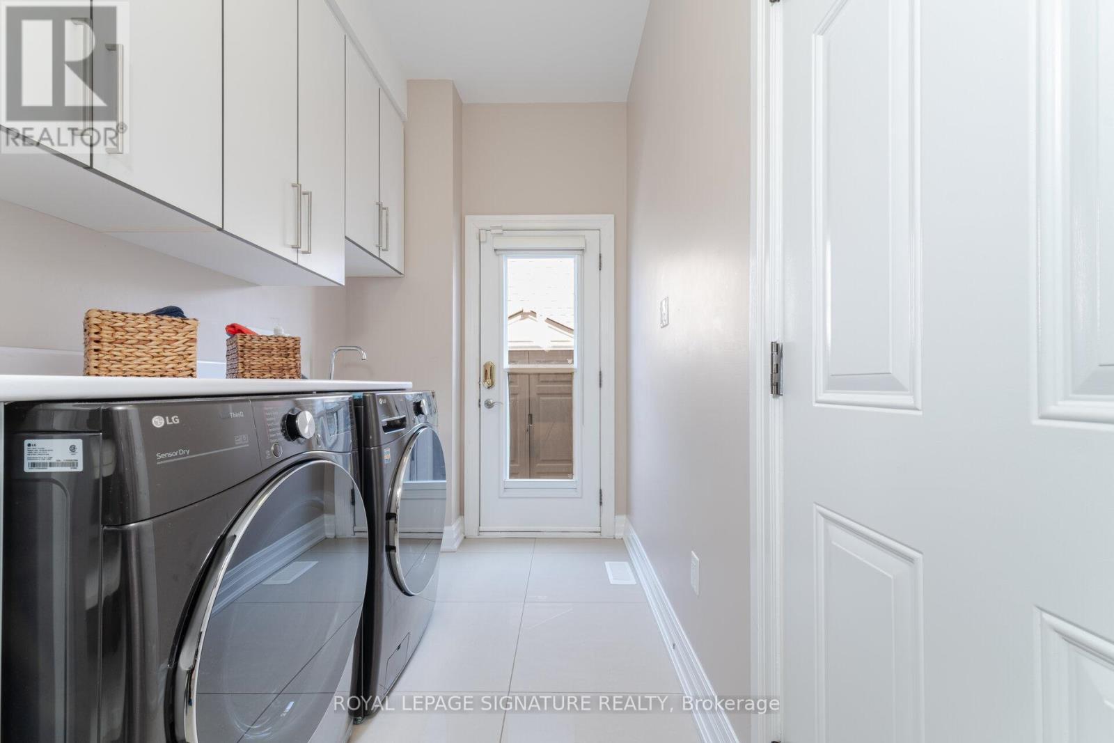 64 Seabreeze Crescent, Hamilton, Ontario  L8E 5C9 - Photo 24 - X12209130