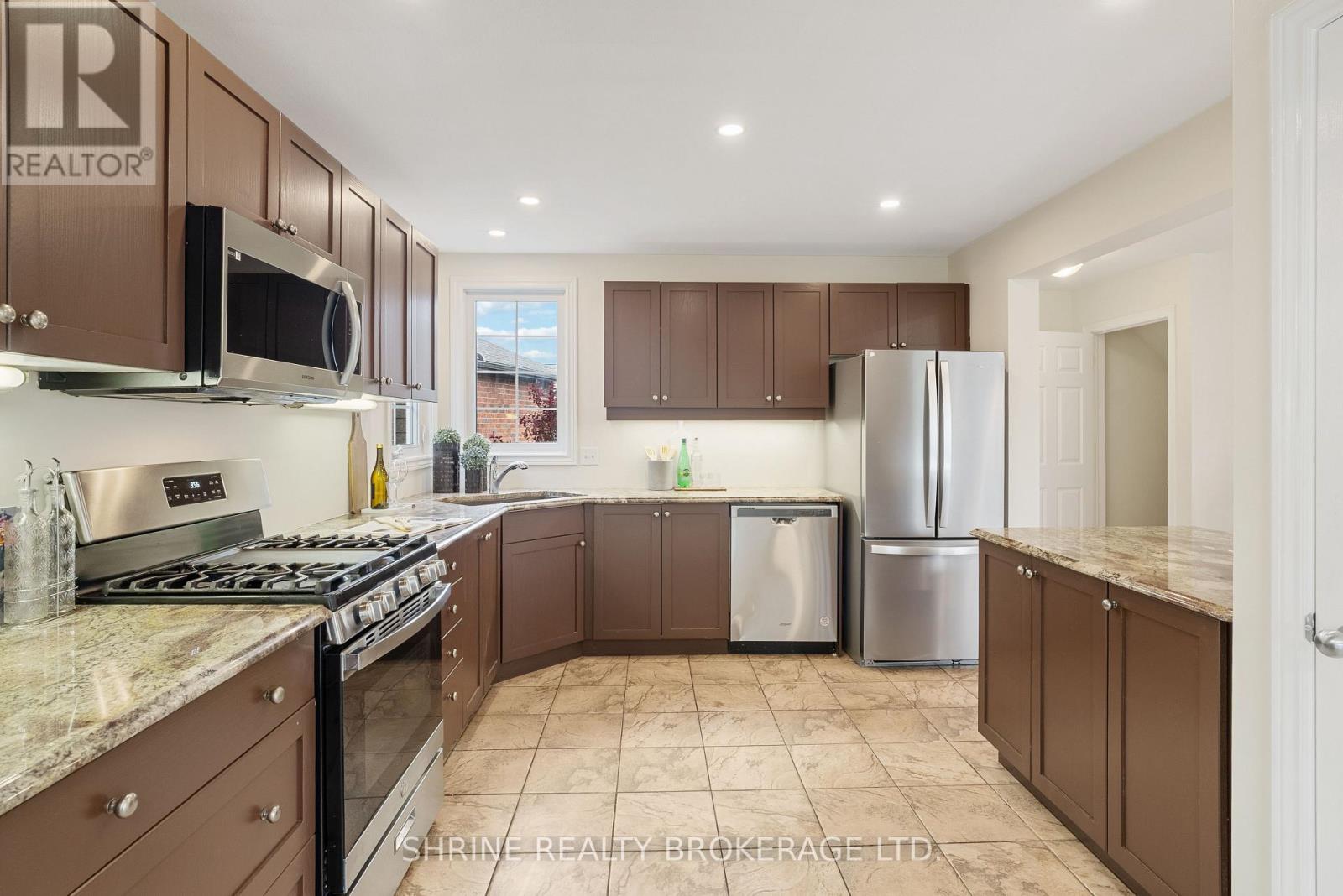 899 Bradshaw Crescent, London North (North C), Ontario  N5X 0B6 - Photo 13 - X12210068