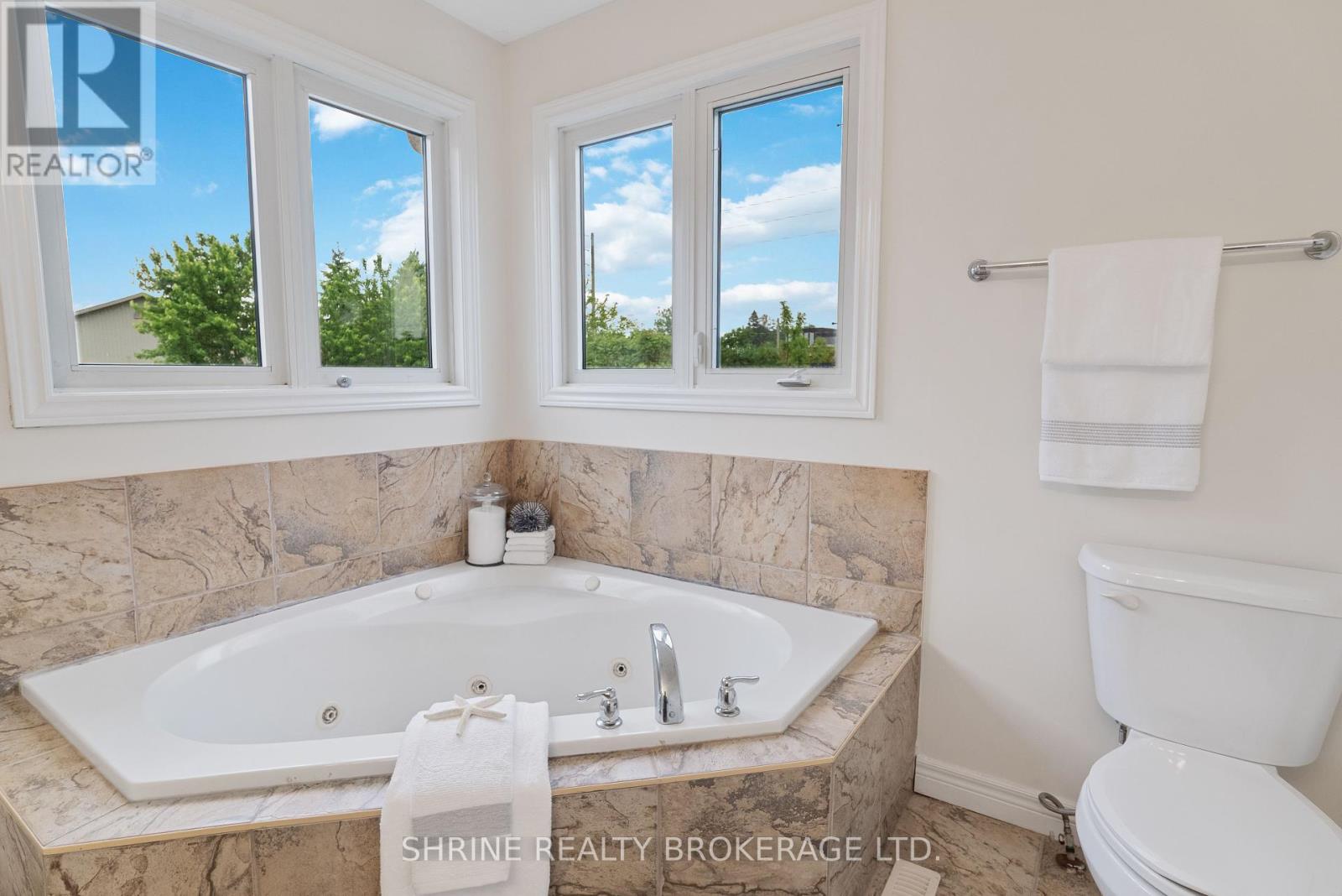 899 Bradshaw Crescent, London North (North C), Ontario  N5X 0B6 - Photo 24 - X12210068