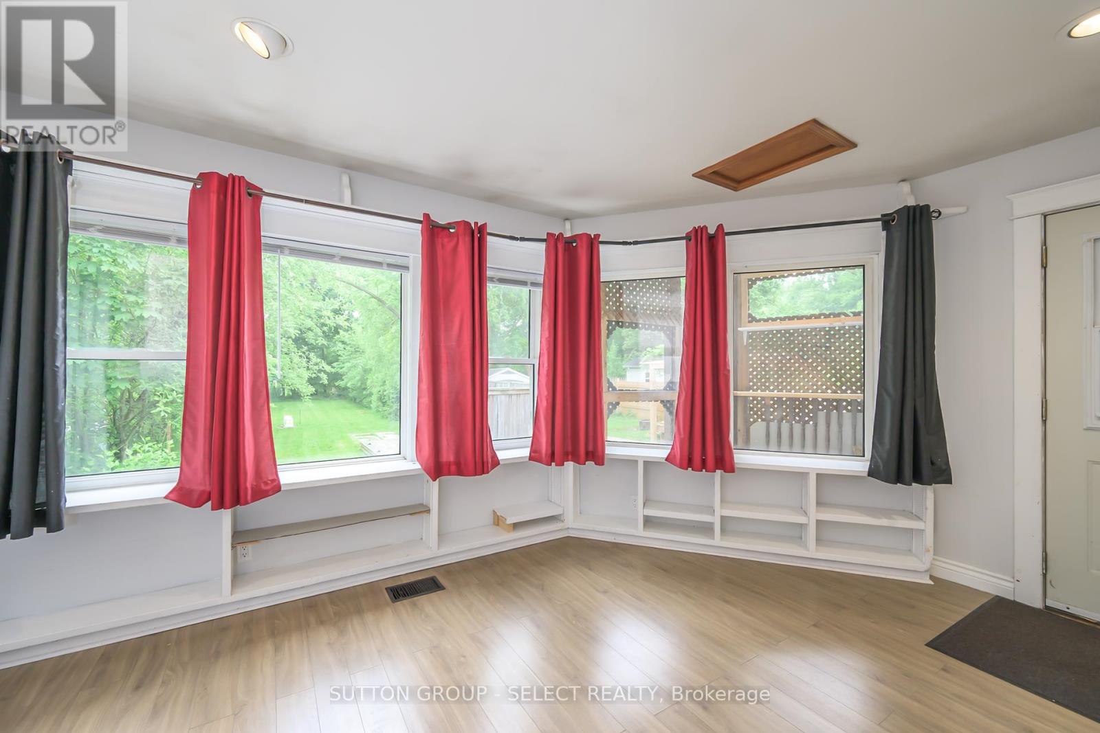 107 Langarth Street E, London South (South F), Ontario  N6C 1Z3 - Photo 11 - X12210087