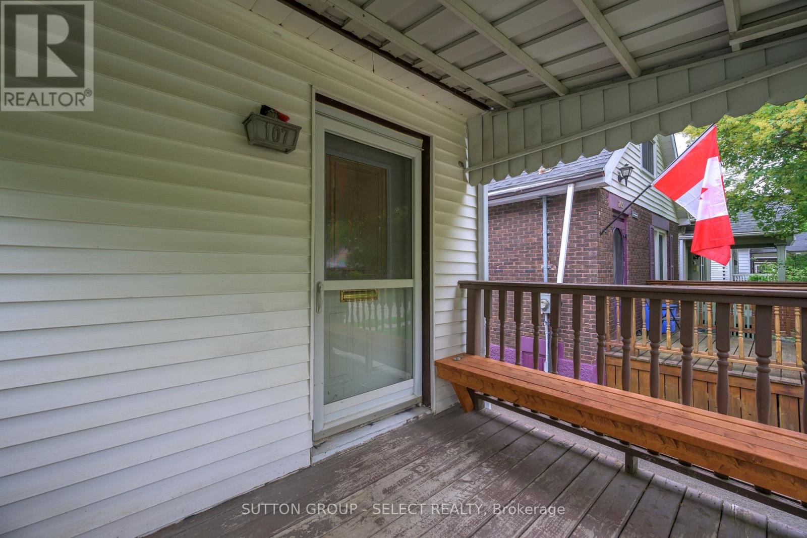 107 Langarth Street E, London South (South F), Ontario  N6C 1Z3 - Photo 3 - X12210087