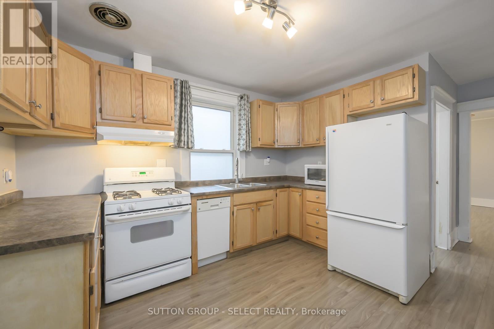 107 Langarth Street E, London South (South F), Ontario  N6C 1Z3 - Photo 8 - X12210087