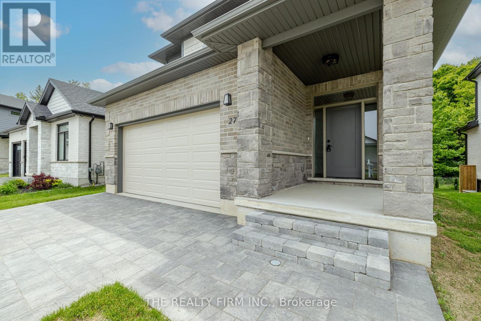 27 - 22701 Adelaide Road, Strathroy-Caradoc (Mount Brydges), Ontario  N0L 1W0 - Photo 2 - X12210114