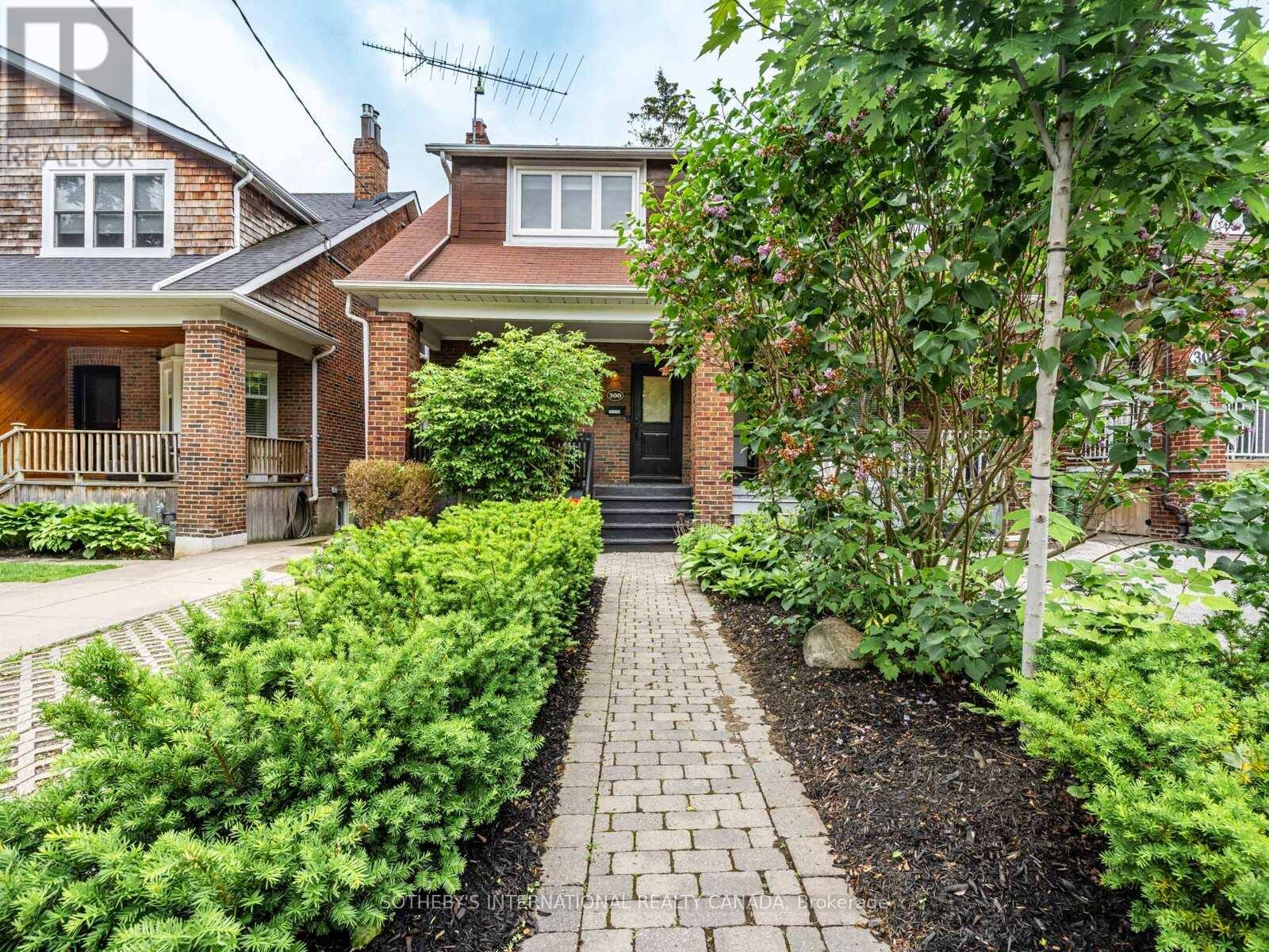 300 FORMAN AVENUE, Toronto, Ontario