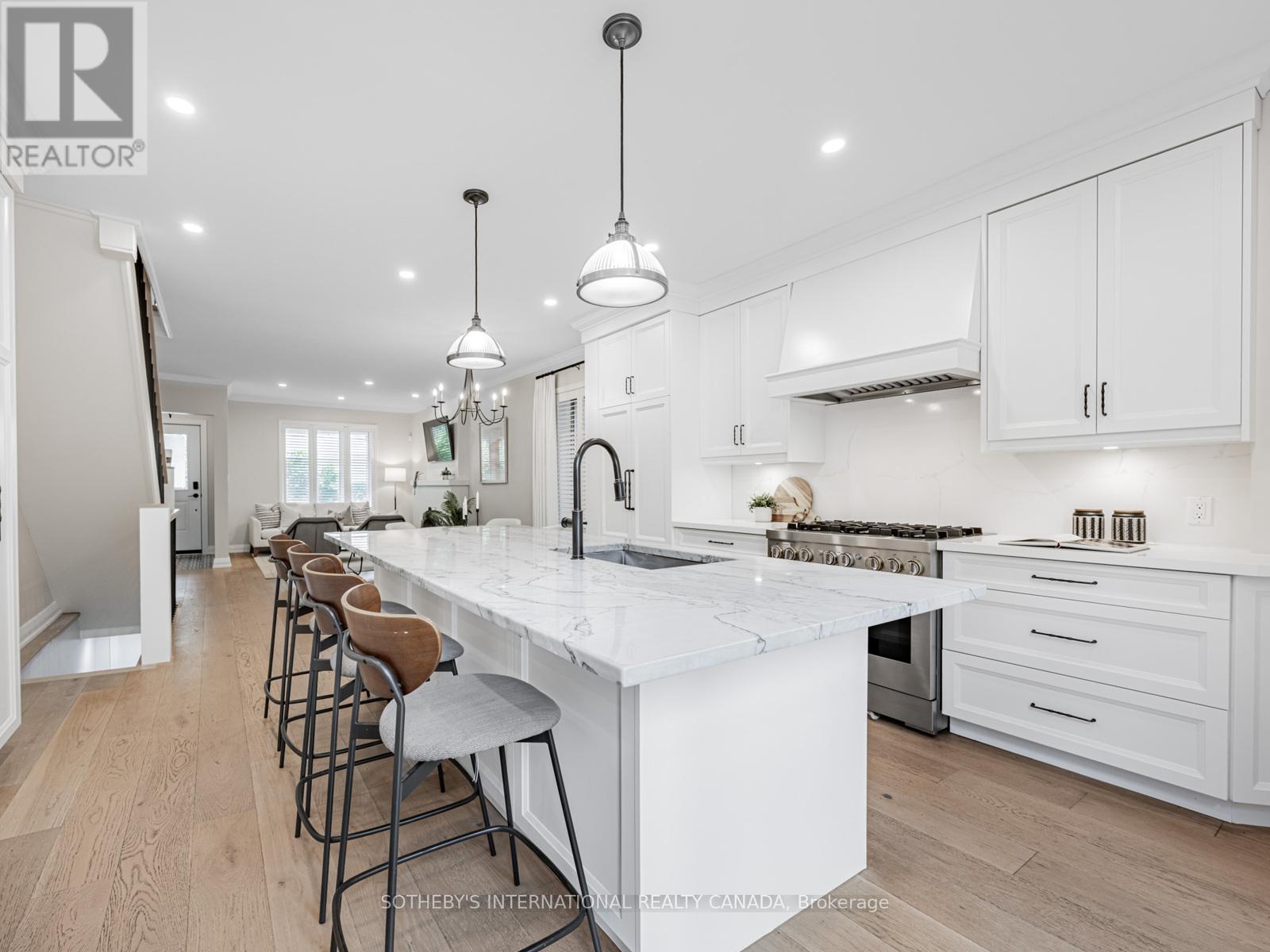 300 Forman Avenue, Toronto (Mount Pleasant East), Ontario  M4S 2S7 - Photo 5 - C12209905