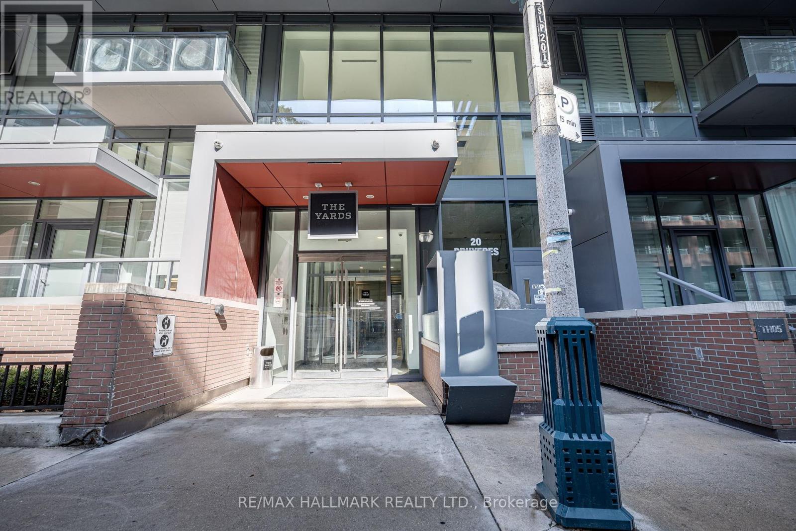 1515 - 20 Bruyeres Mews, Toronto, Ontario  M5V 0G8 - Photo 2 - C12209914