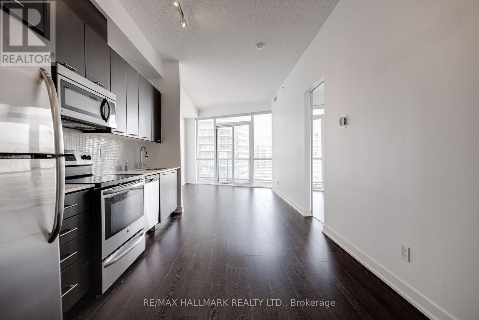 1515 - 20 Bruyeres Mews, Toronto, Ontario  M5V 0G8 - Photo 5 - C12209914