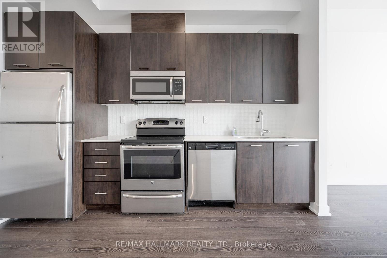 1515 - 20 Bruyeres Mews, Toronto, Ontario  M5V 0G8 - Photo 6 - C12209914