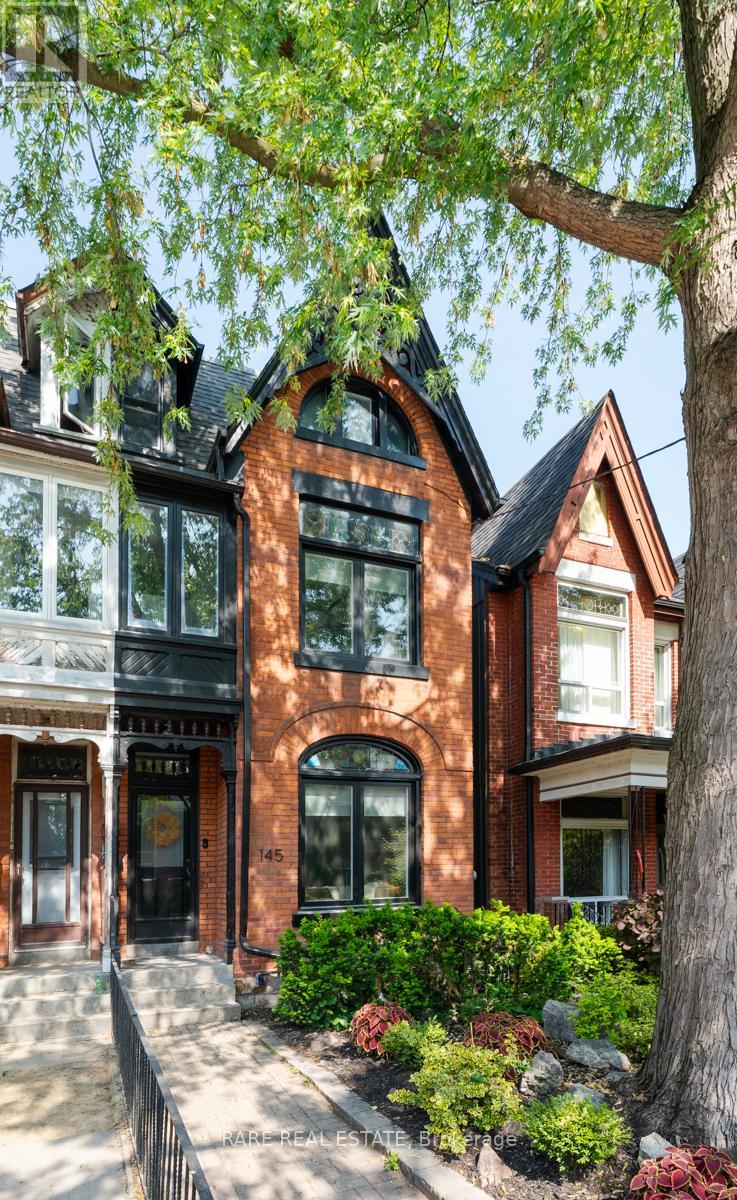 145 BEACONSFIELD AVENUE, Toronto, Ontario