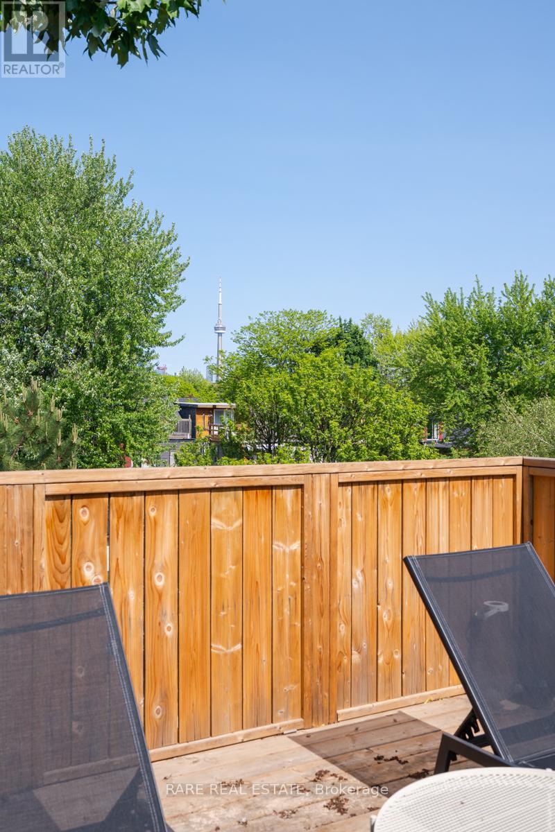 145 Beaconsfield Avenue, Toronto (Little Portugal), Ontario  M6J 3J5 - Photo 39 - C12209948