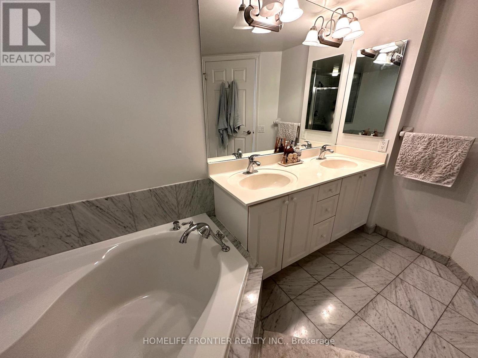 917 - 80 Harrison Garden Boulevard, Toronto (Willowdale East), Ontario  M2N 7E3 - Photo 20 - C12209976