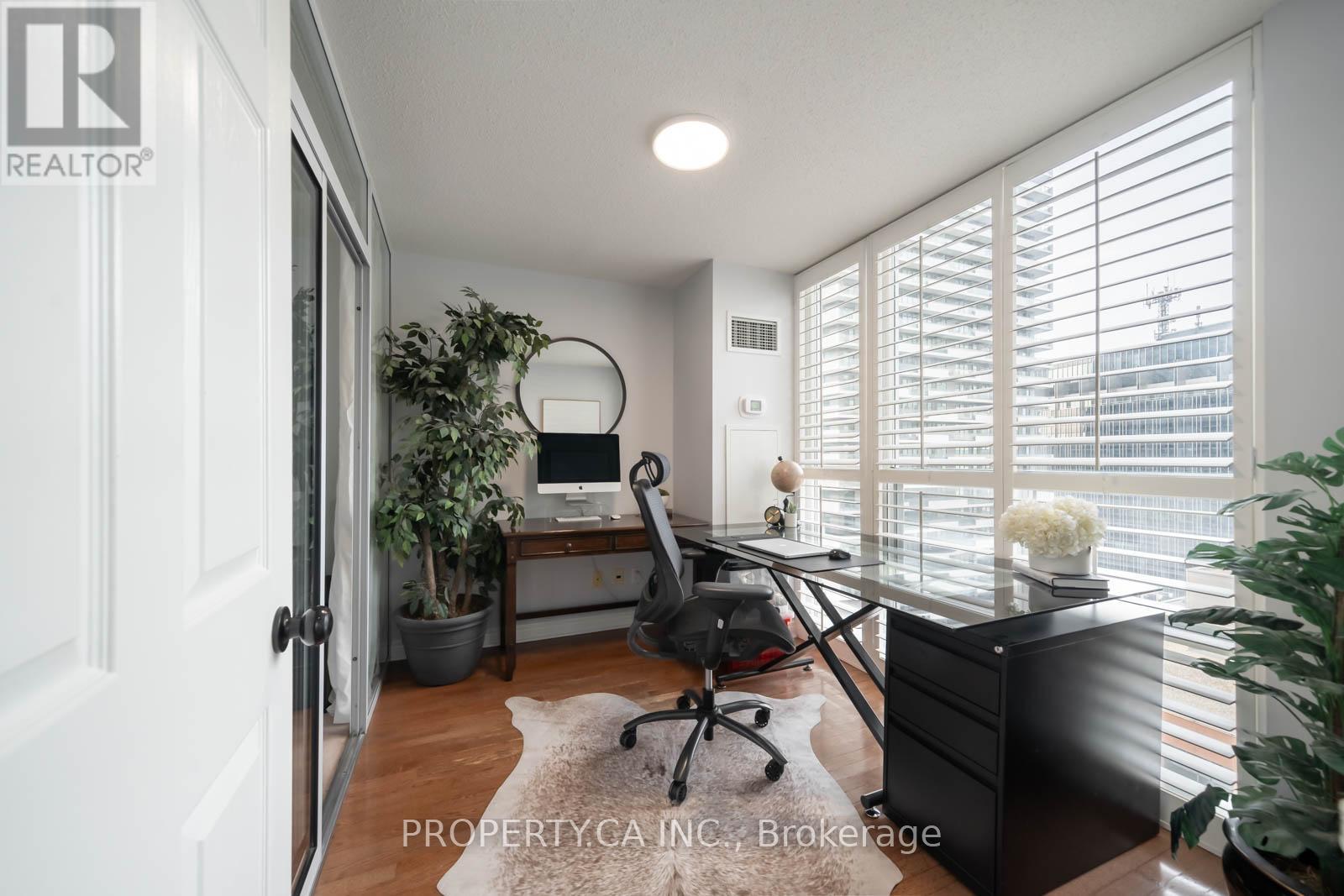 1902 - 43 Eglinton Avenue E, Toronto (Mount Pleasant West), Ontario  M4P 1A2 - Photo 11 - C12209984