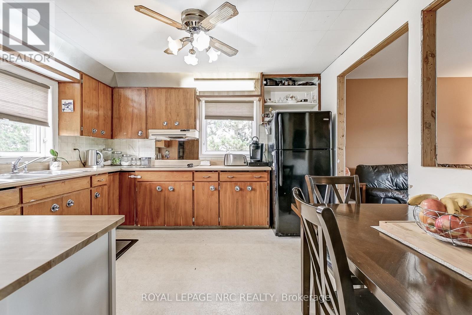 430 Concession 7 Road, Niagara-On-The-Lake, Ontario  L0S 1S0 - Photo 8 - X12210075