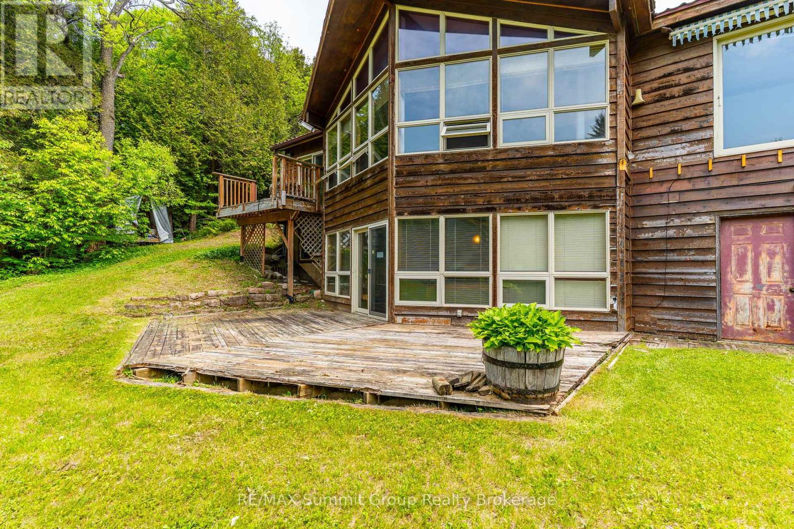 633476 Artemesia-Glenelg Townline, West Grey, Ontario  N0C 1K0 - Photo 2 - X12210139