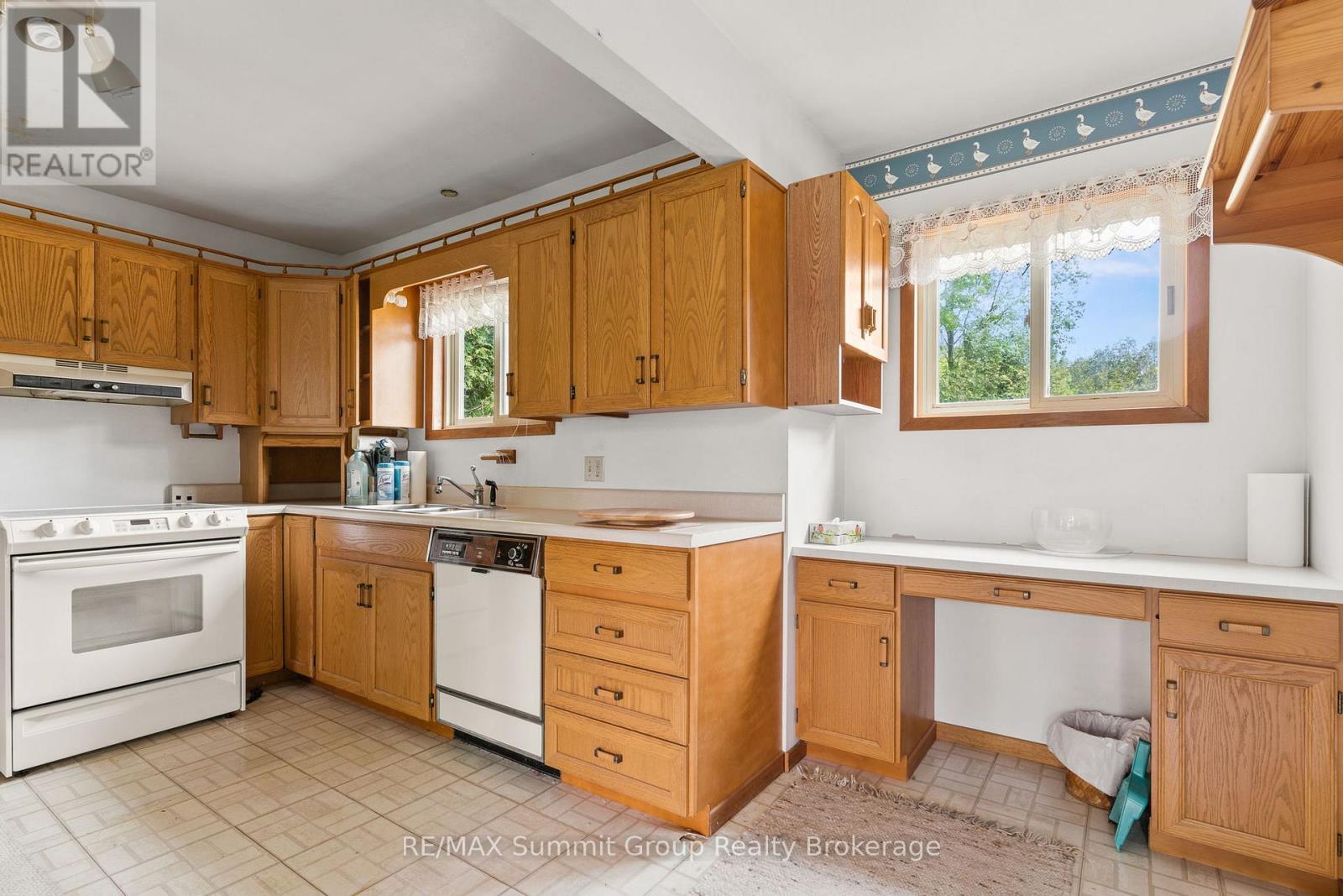 633476 Artemesia-Glenelg Townline, West Grey, Ontario  N0C 1K0 - Photo 9 - X12210139