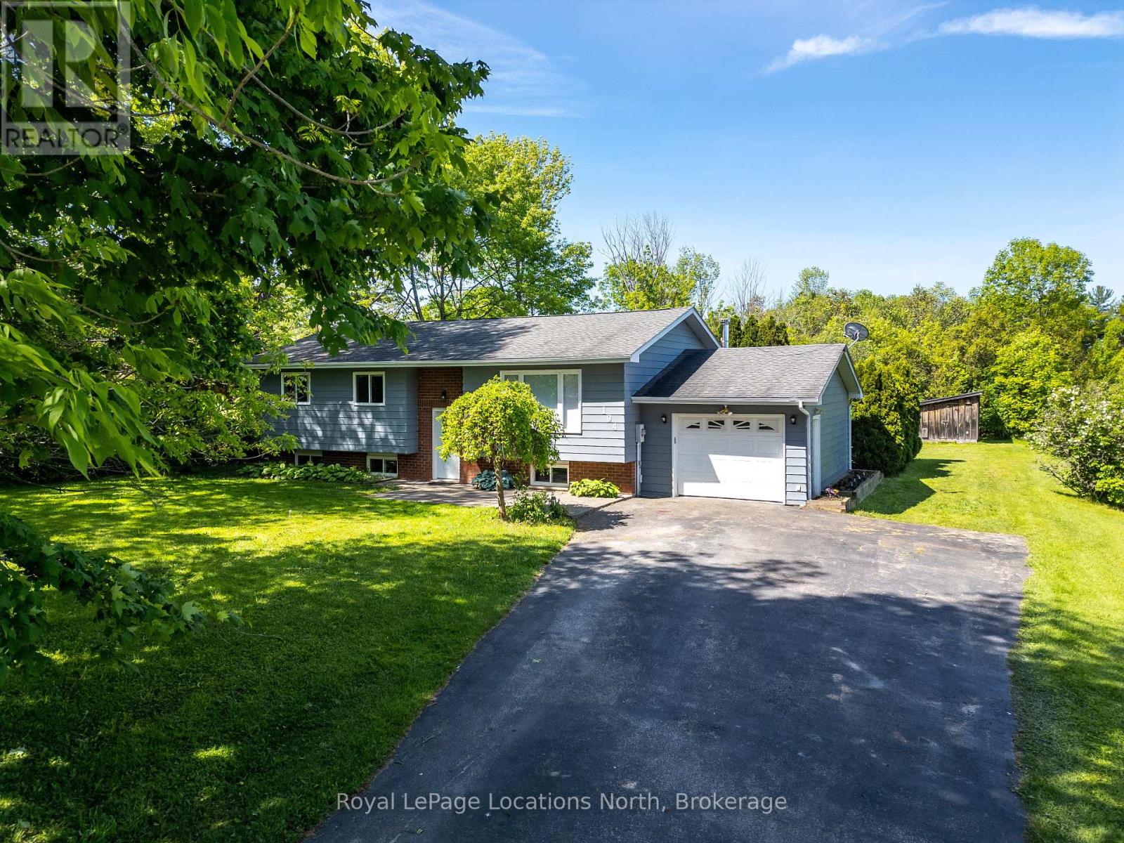 194 Centre Street, Meaford, Ontario  N4L 1E8 - Photo 2 - X12210149