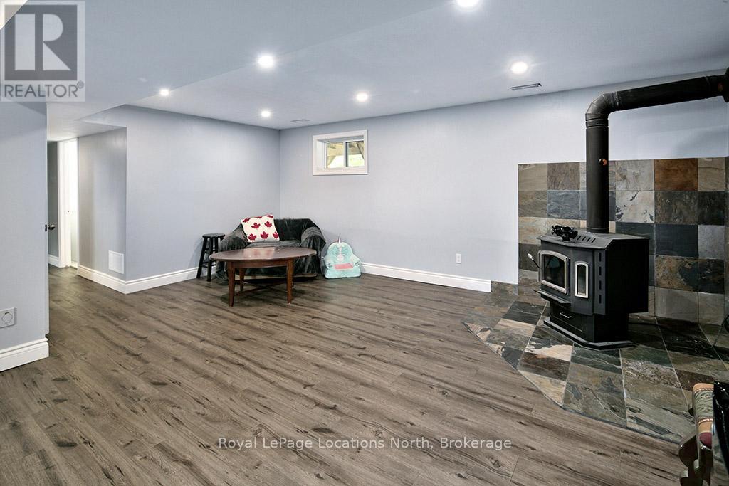 194 Centre Street, Meaford, Ontario  N4L 1E8 - Photo 23 - X12210149