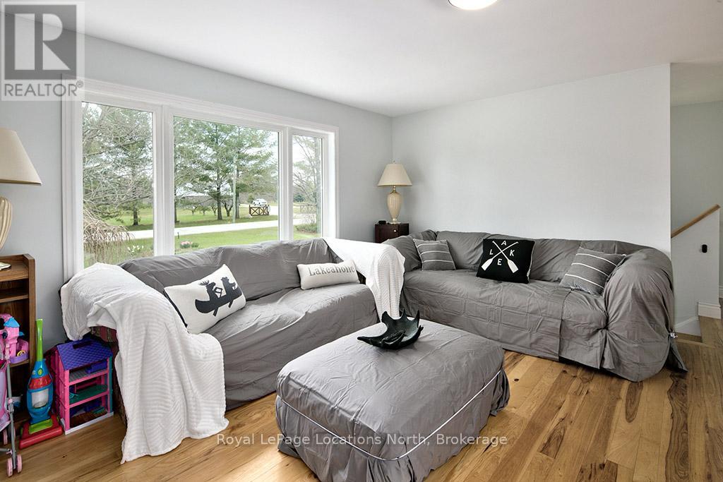 194 Centre Street, Meaford, Ontario  N4L 1E8 - Photo 7 - X12210149