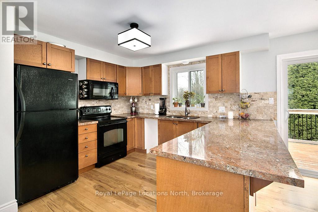 194 Centre Street, Meaford, Ontario  N4L 1E8 - Photo 9 - X12210149