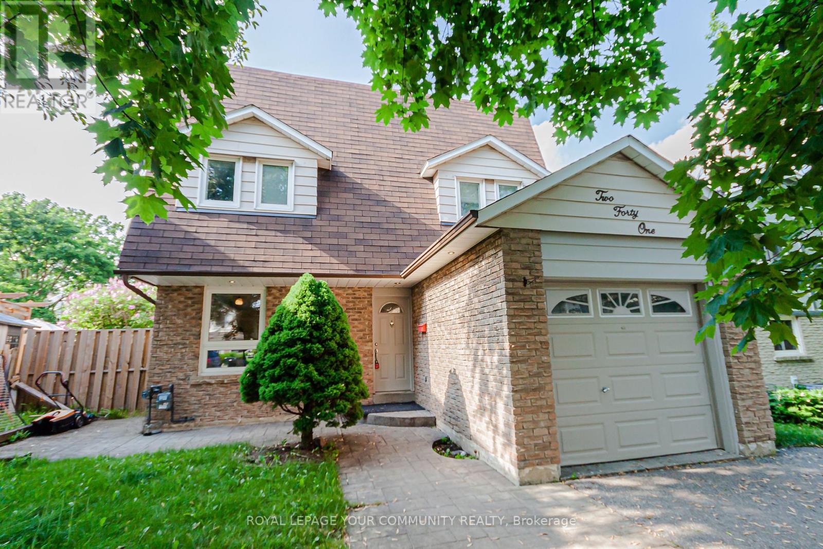 241 CURREY CRESCENT, Newmarket, Ontario