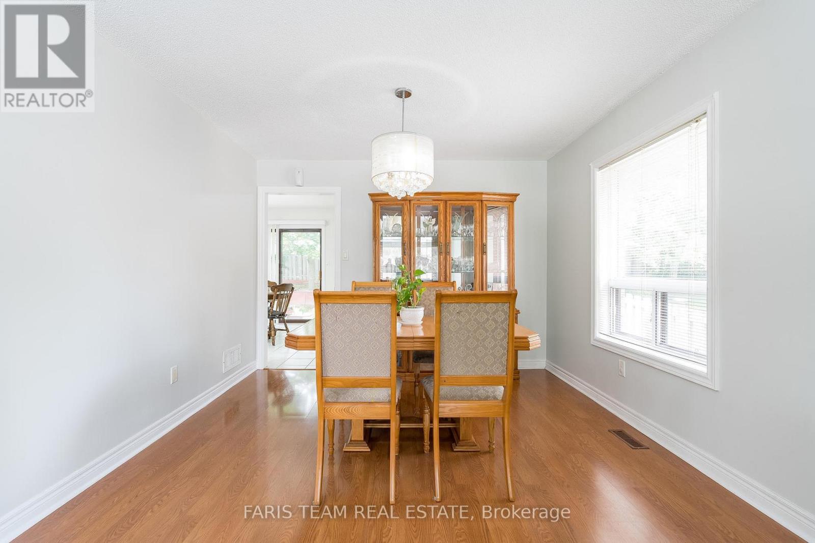 88 Townsend Avenue, Bradford West Gwillimbury (Bradford), Ontario  L3Z 1Y1 - Photo 8 - N12209927