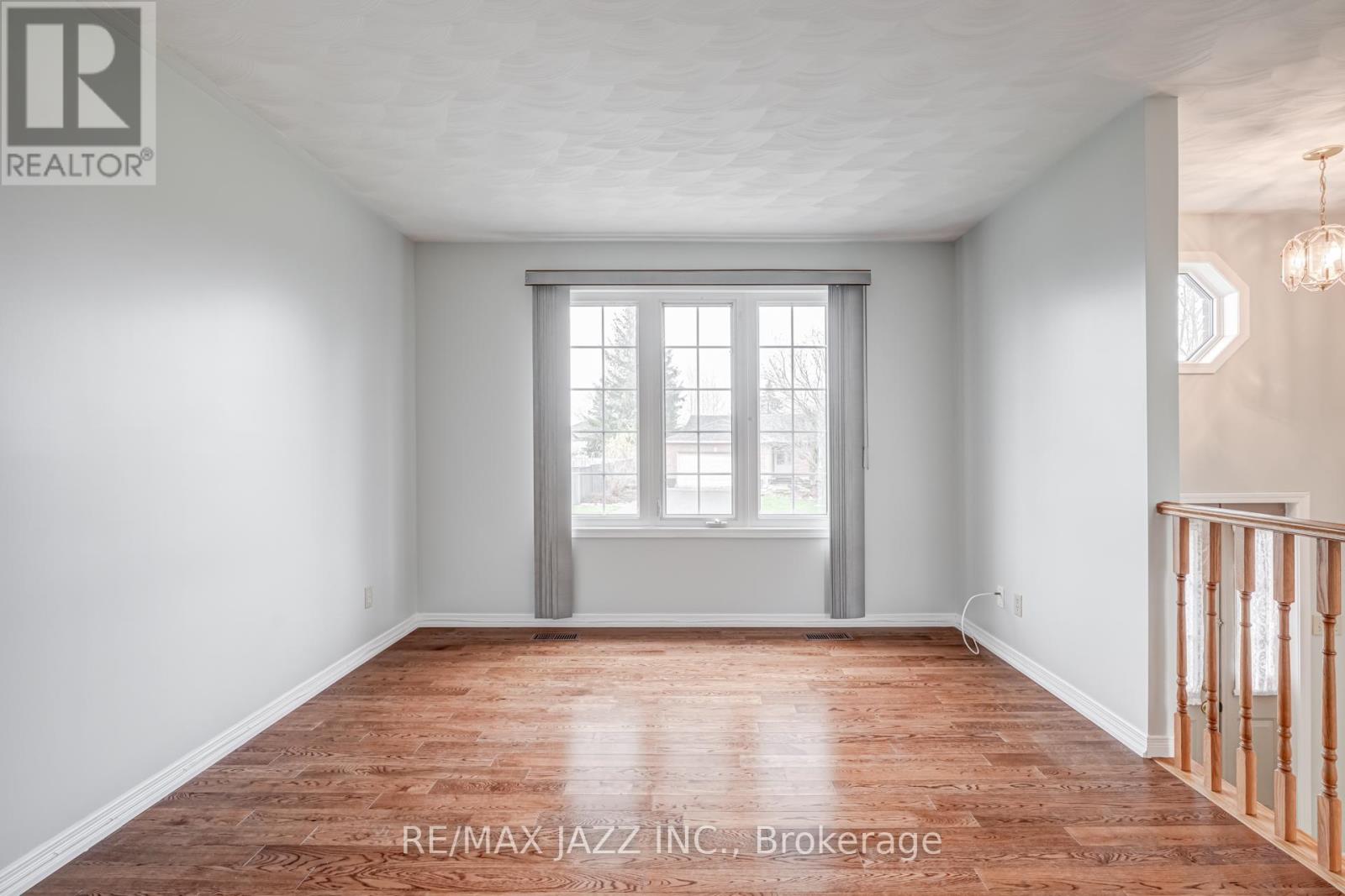 2577 Idyllwood Crescent, Peterborough East, Ontario  K9L 1Z1 - Photo 8 - X12210044