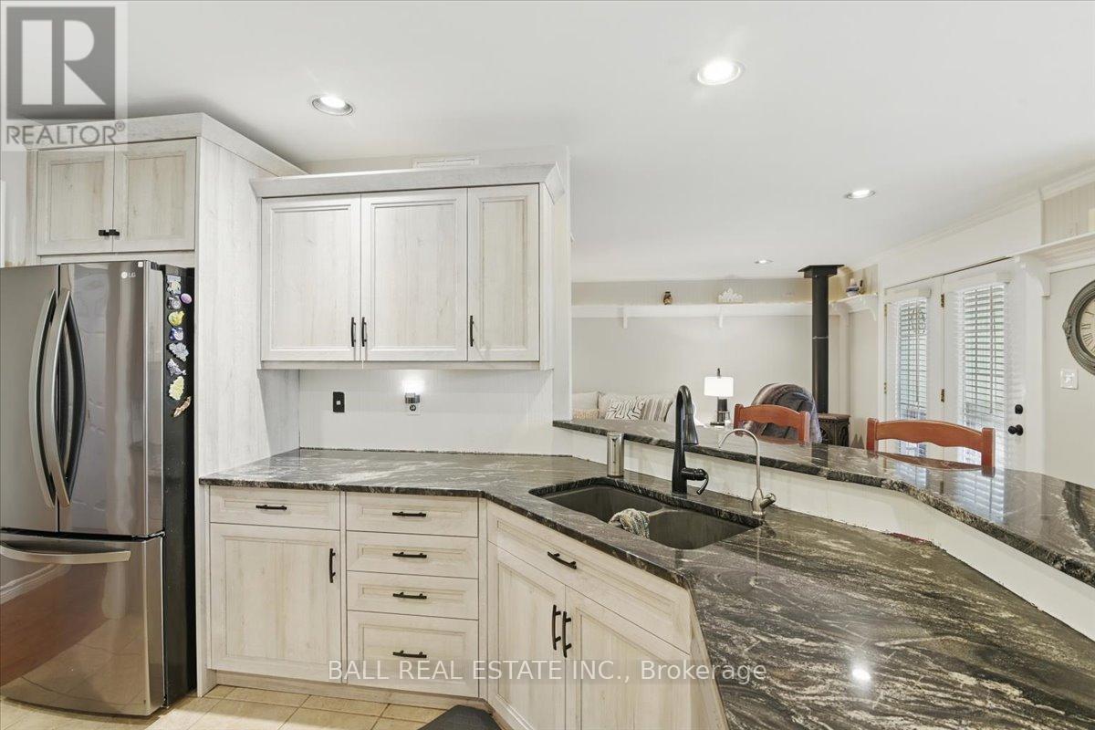 1907 Pratts Marina Road, Smith-Ennismore-Lakefield, Ontario  K0L 2H0 - Photo 14 - X12210111