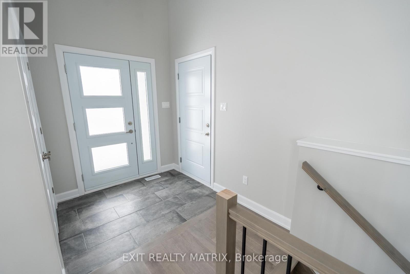 4642 Cornett Lane, South Stormont, Ontario  K0C 2A0 - Photo 2 - X12210113