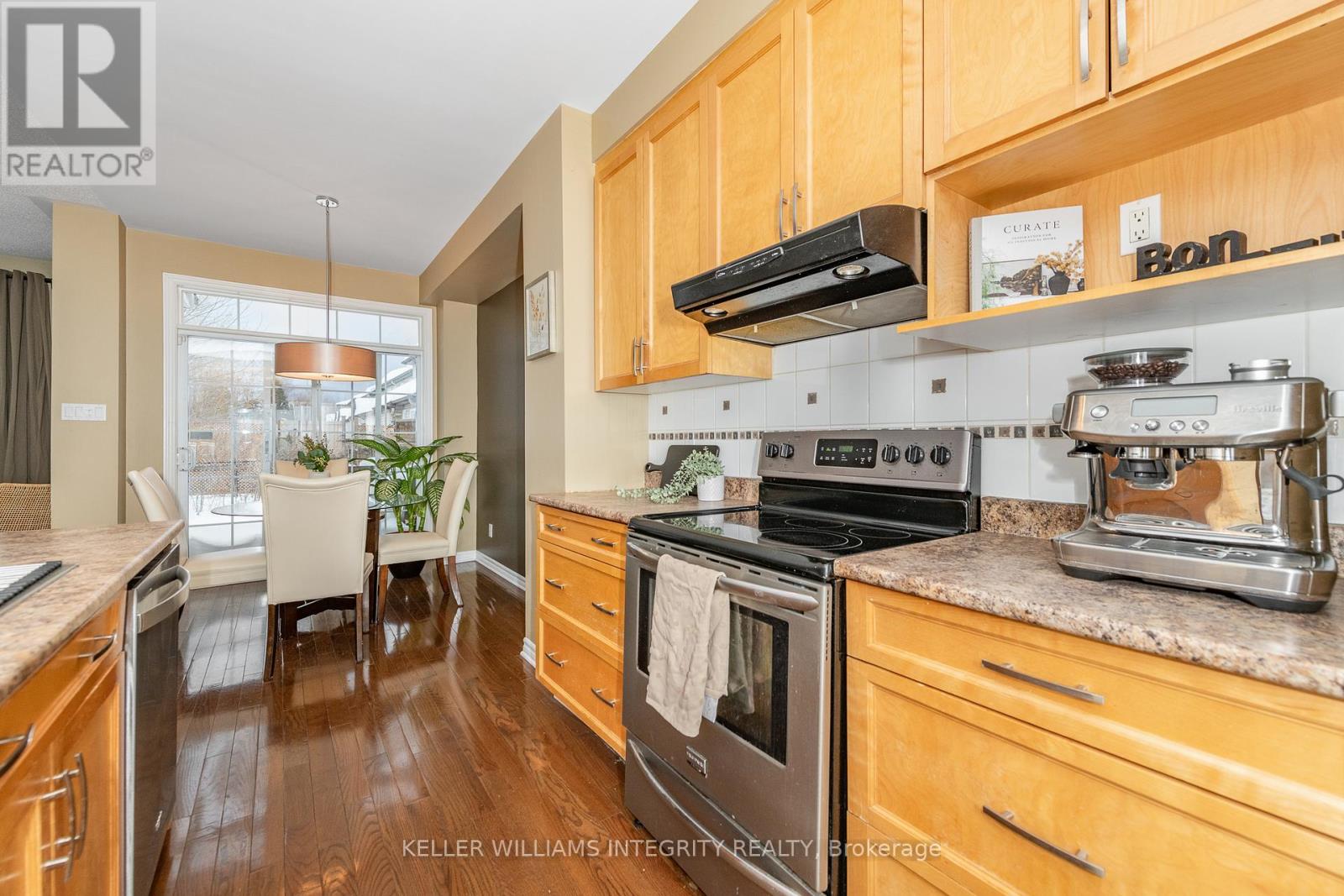 73 Hatchley Road, Ottawa, Ontario  K1T 4G9 - Photo 8 - X12210163