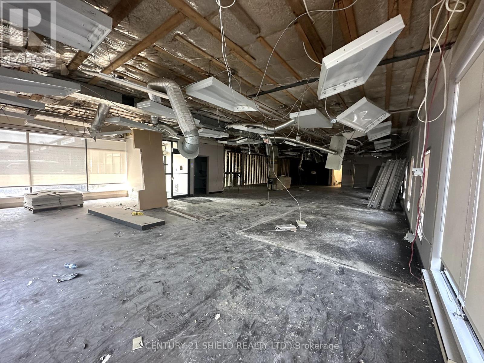11 - 1916 Pitt Street, Cornwall, Ontario  K6J 3P6 - Photo 2 - X12210103