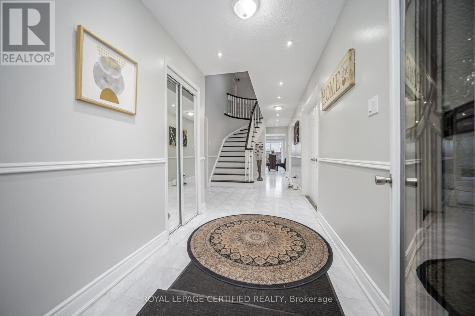 692 Huntington Ridge Drive, Mississauga, Ontario  L5R 1Z5 - Photo 8 - W12185886