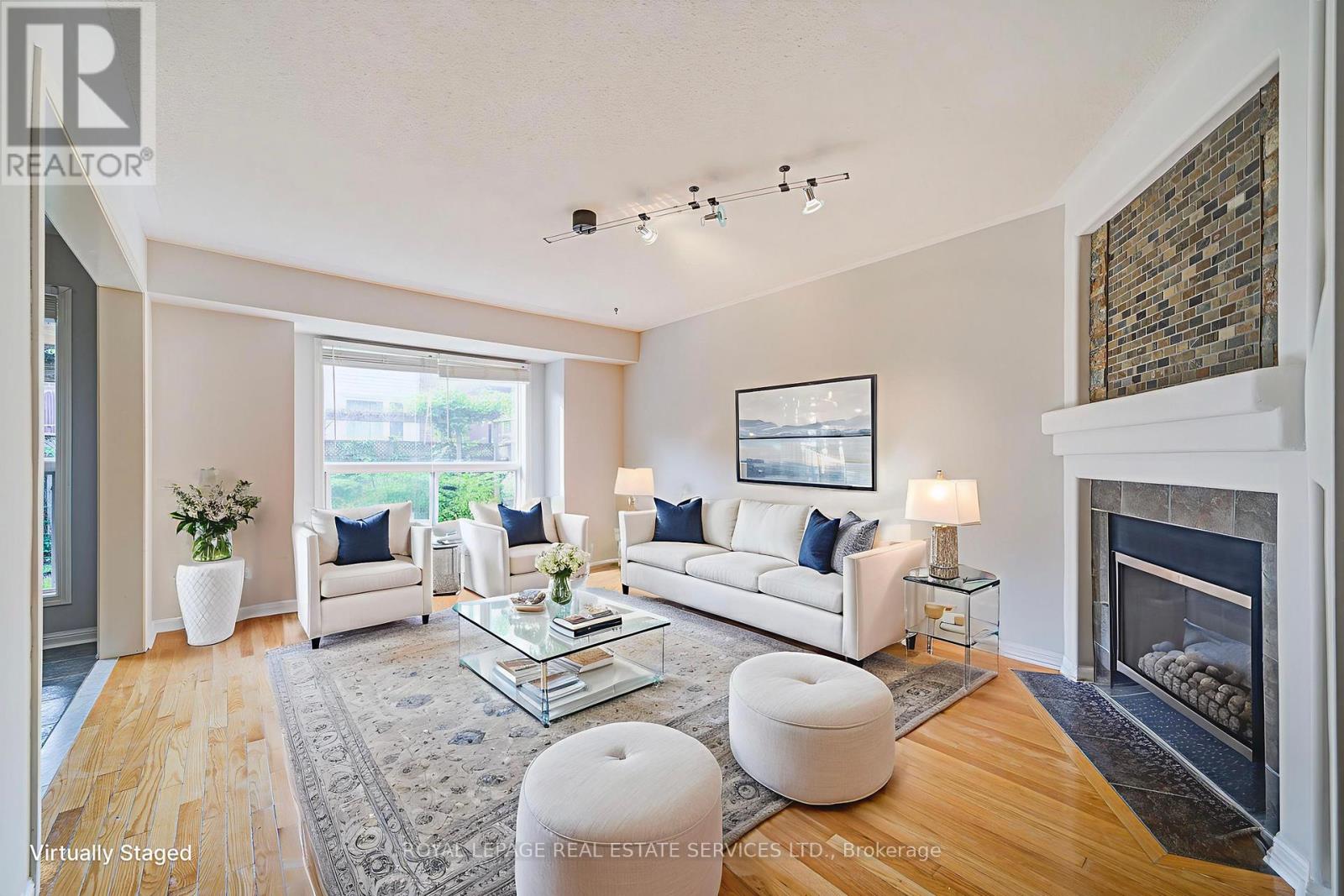 2399 Westoak Trails Boulevard, Oakville, Ontario  L6M 3X6 - Photo 8 - W12207171