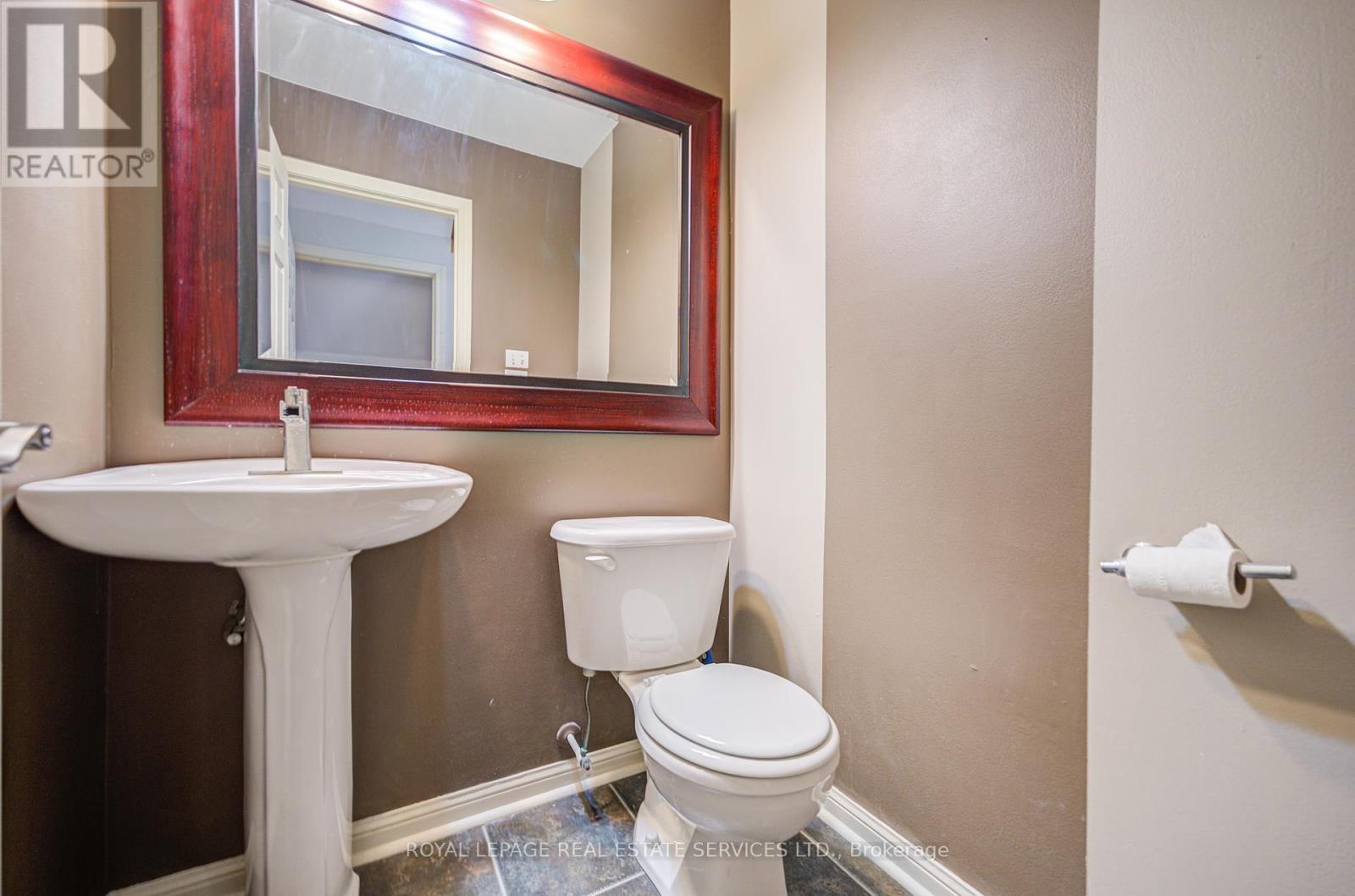 2399 Westoak Trails Boulevard, Oakville, Ontario  L6M 3X6 - Photo 11 - W12207171