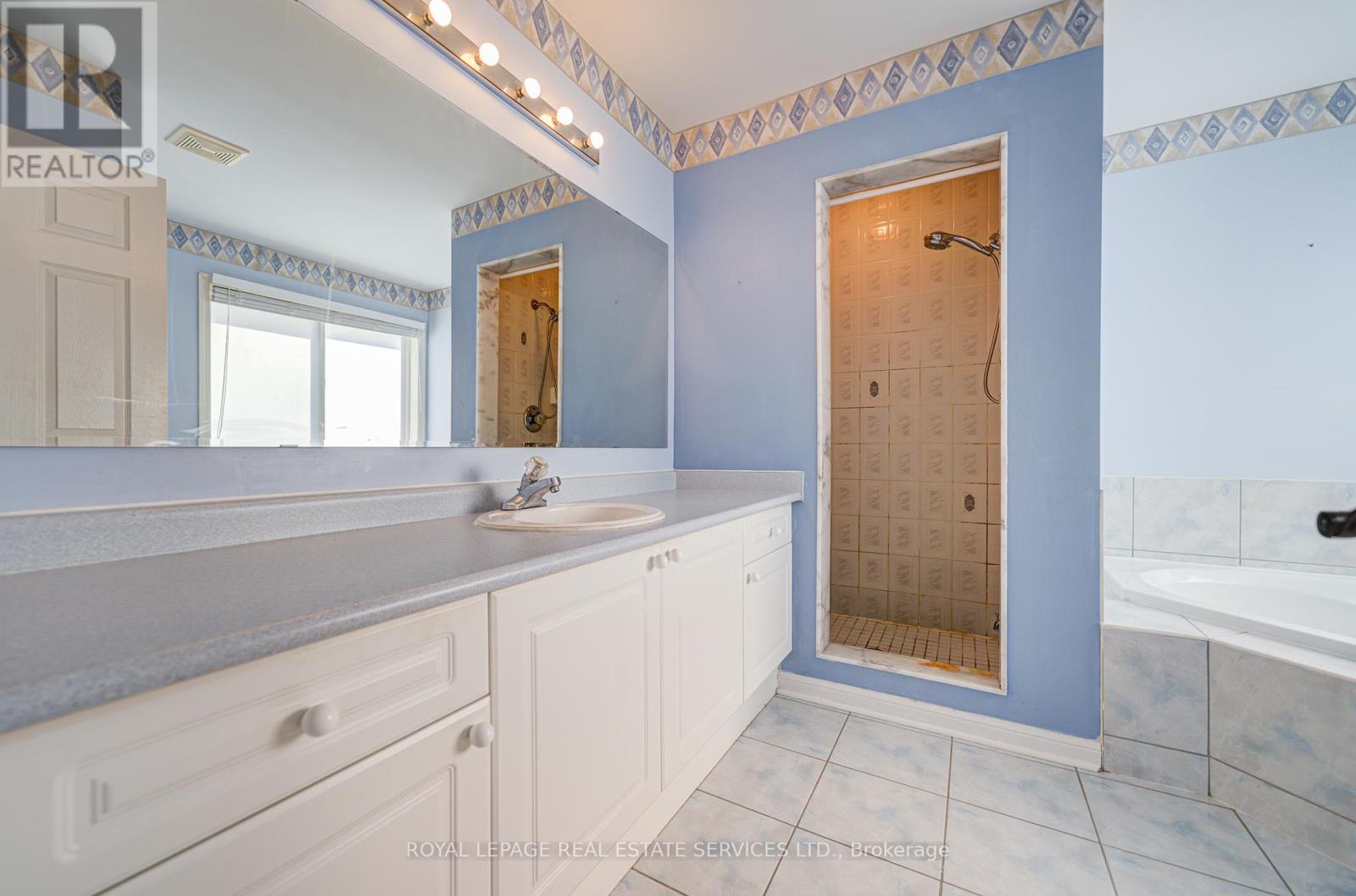 2399 Westoak Trails Boulevard, Oakville, Ontario  L6M 3X6 - Photo 15 - W12207171
