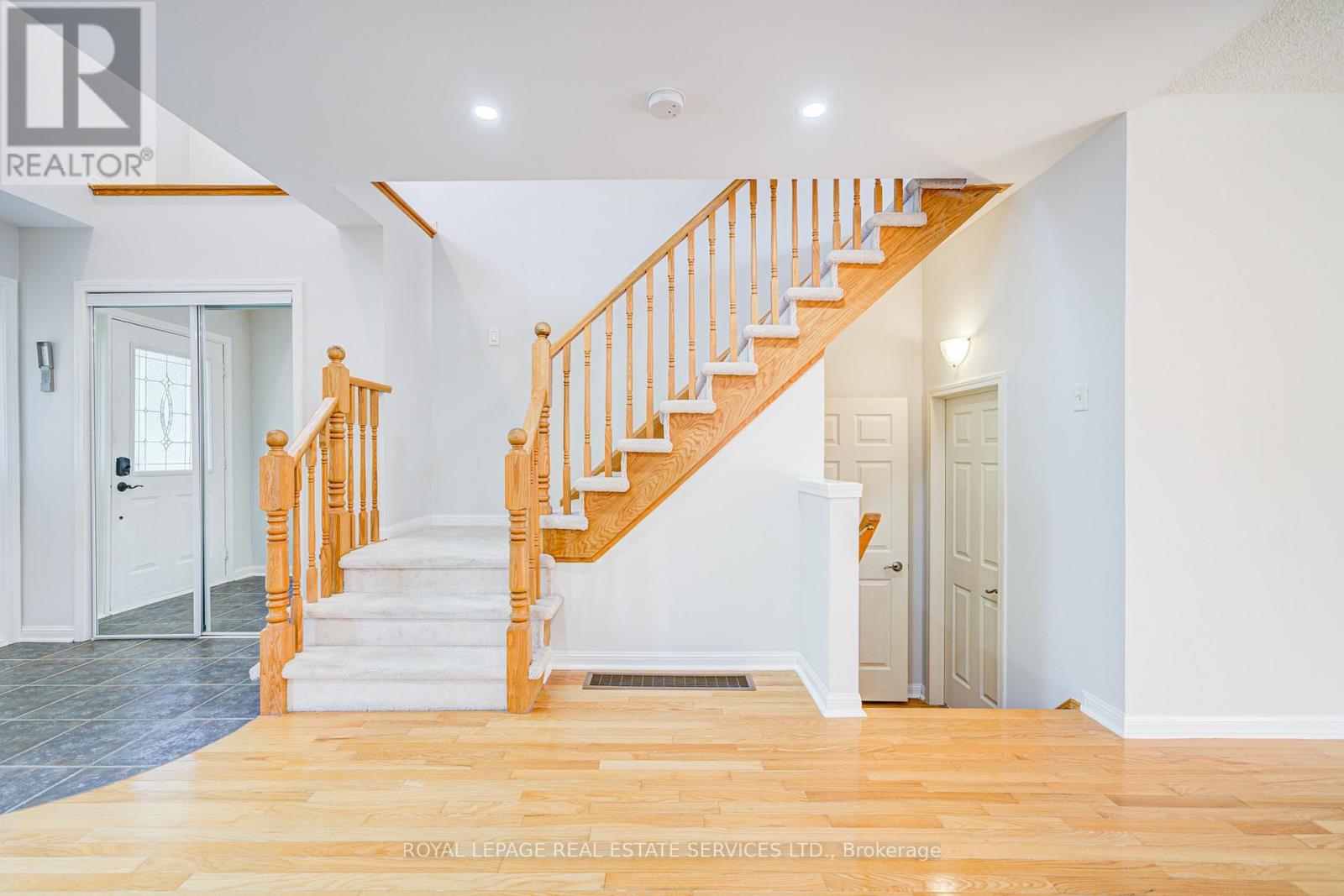 2399 Westoak Trails Boulevard, Oakville, Ontario  L6M 3X6 - Photo 12 - W12207171