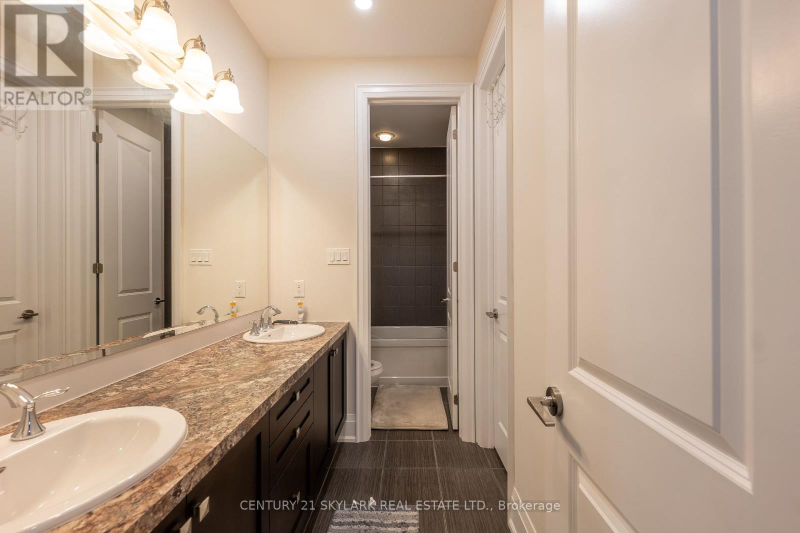 8 Natural Terrace, Brampton (Credit Valley), Ontario  L6Y 6A5 - Photo 29 - W12209755