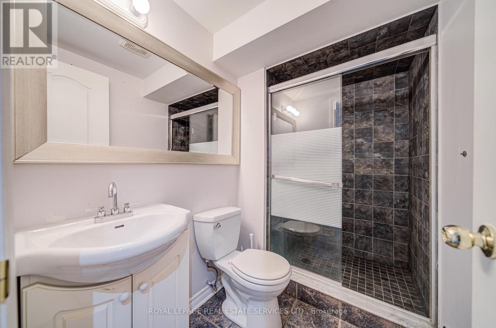 2399 Westoak Trails Boulevard, Oakville, Ontario  L6M 3X6 - Photo 24 - W12207171