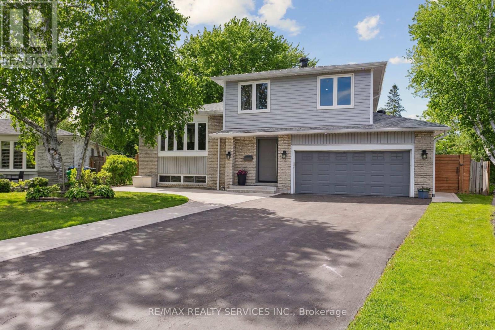 16 Groveland Court, Brampton (Northgate), Ontario  L6S 1L4 - Photo 1 - W12209850
