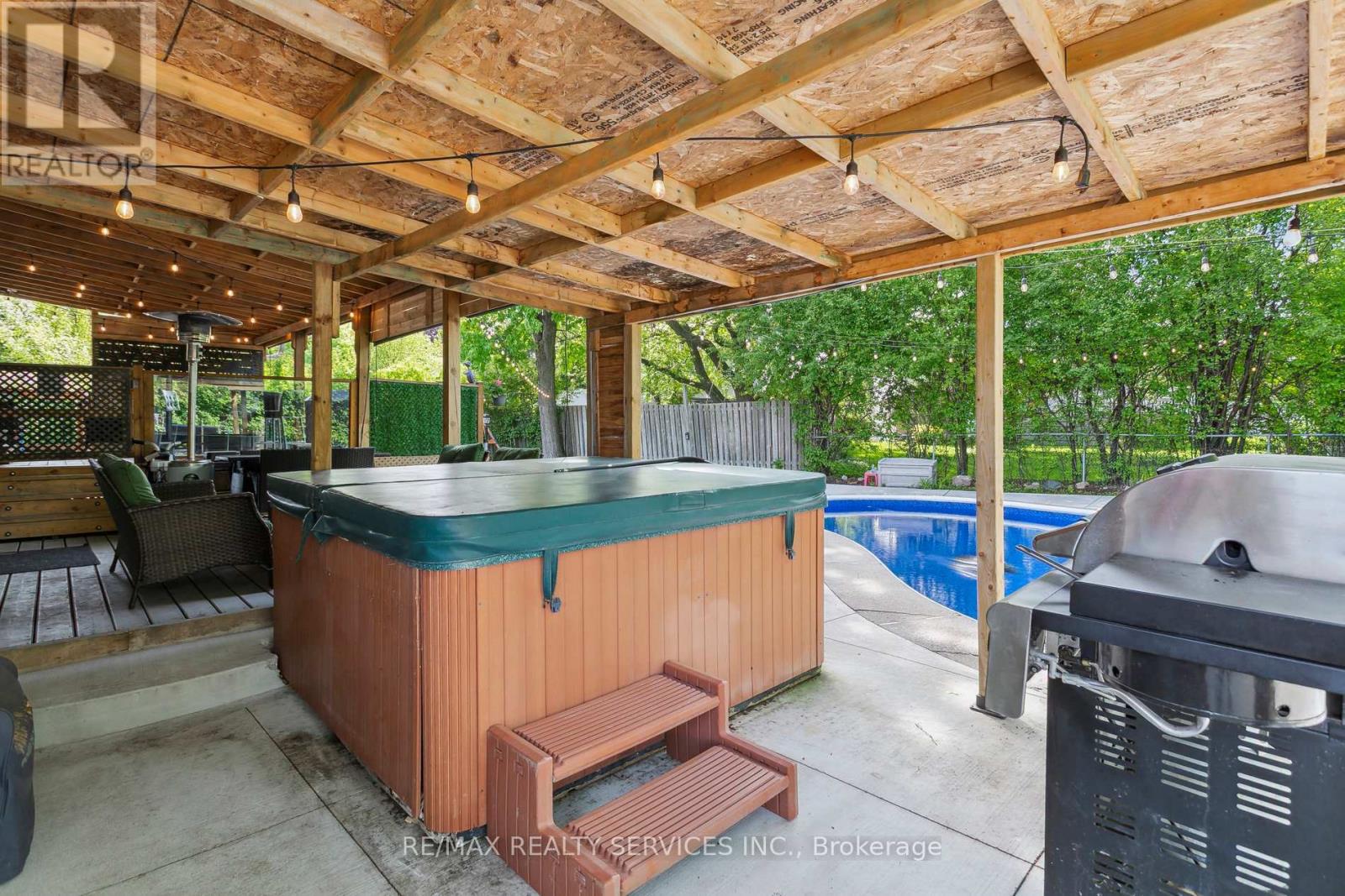 16 Groveland Court, Brampton (Northgate), Ontario  L6S 1L4 - Photo 28 - W12209850