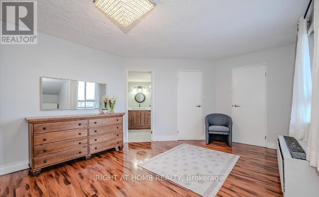 625 - 1000 Cedarglen Gate, Mississauga, Ontario  L5C 3Z5 - Photo 22 - W12209864