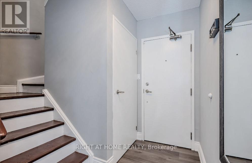 625 - 1000 Cedarglen Gate, Mississauga, Ontario  L5C 3Z5 - Photo 3 - W12209864