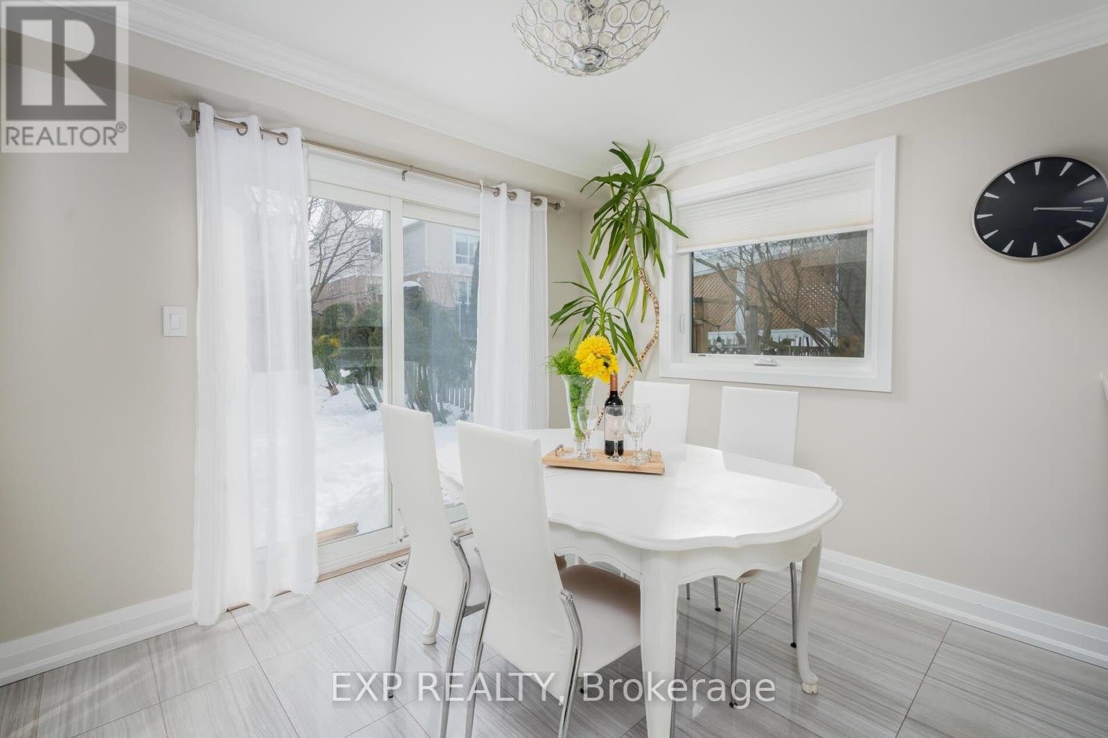 2906 Peacock Drive, Mississauga, Ontario  L5M 5S2 - Photo 17 - W12209869