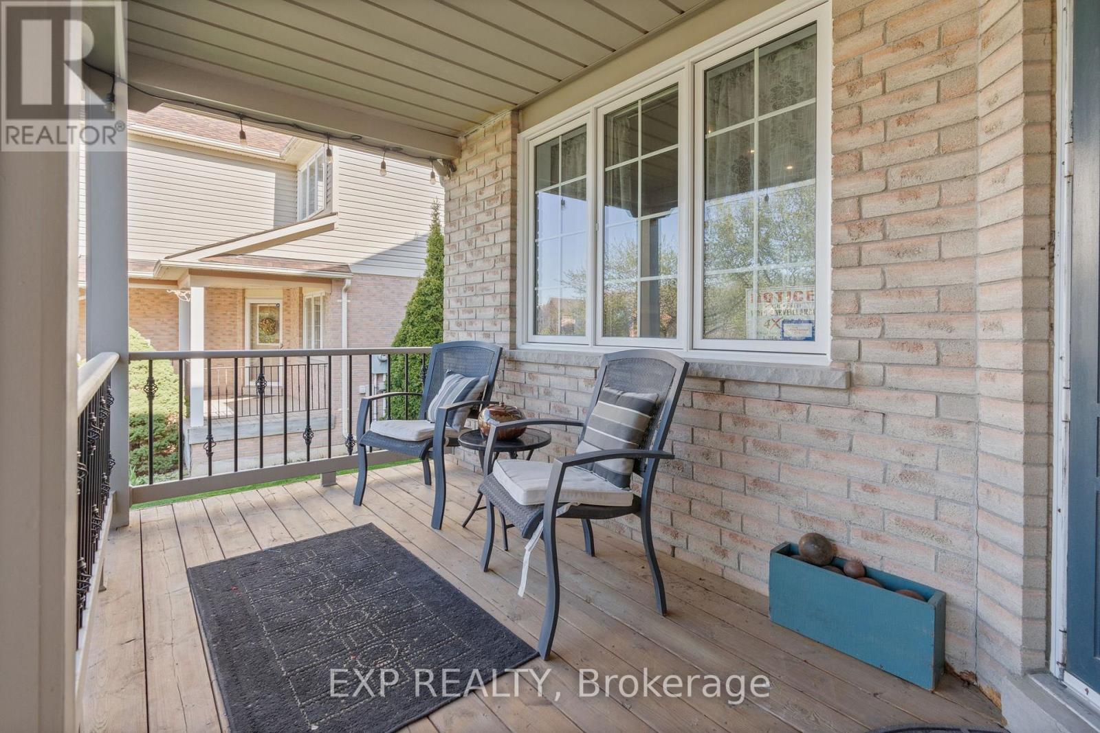 2906 Peacock Drive, Mississauga, Ontario  L5M 5S2 - Photo 5 - W12209869