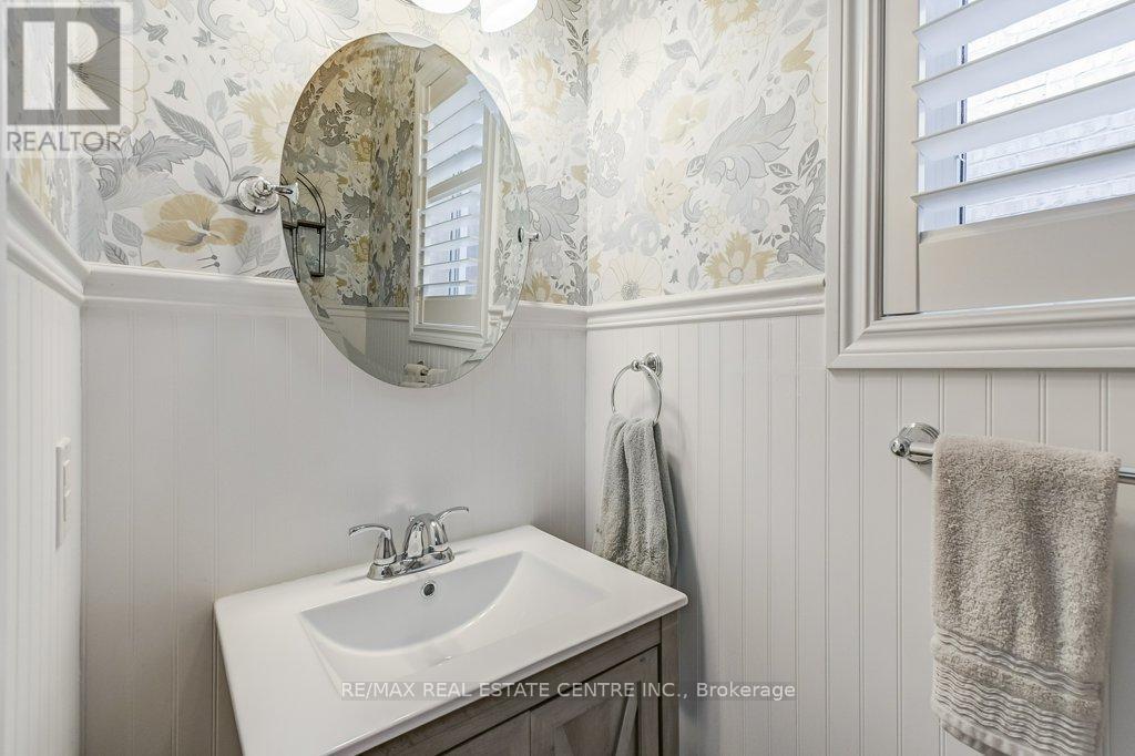 20 Benadir Avenue, Caledon, Ontario  L7C 3M8 - Photo 10 - W12209870