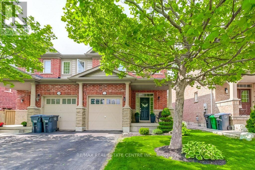 20 Benadir Avenue, Caledon, Ontario  L7C 3M8 - Photo 2 - W12209870