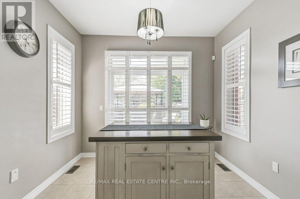 20 Benadir Avenue, Caledon, Ontario  L7C 3M8 - Photo 22 - W12209870