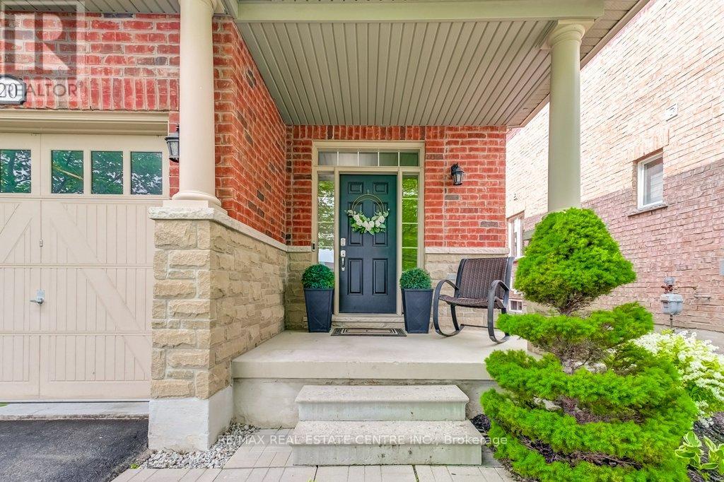 20 Benadir Avenue, Caledon, Ontario  L7C 3M8 - Photo 6 - W12209870
