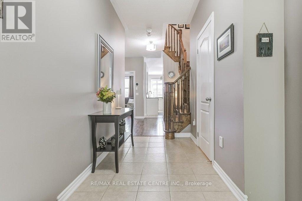 20 Benadir Avenue, Caledon, Ontario  L7C 3M8 - Photo 8 - W12209870