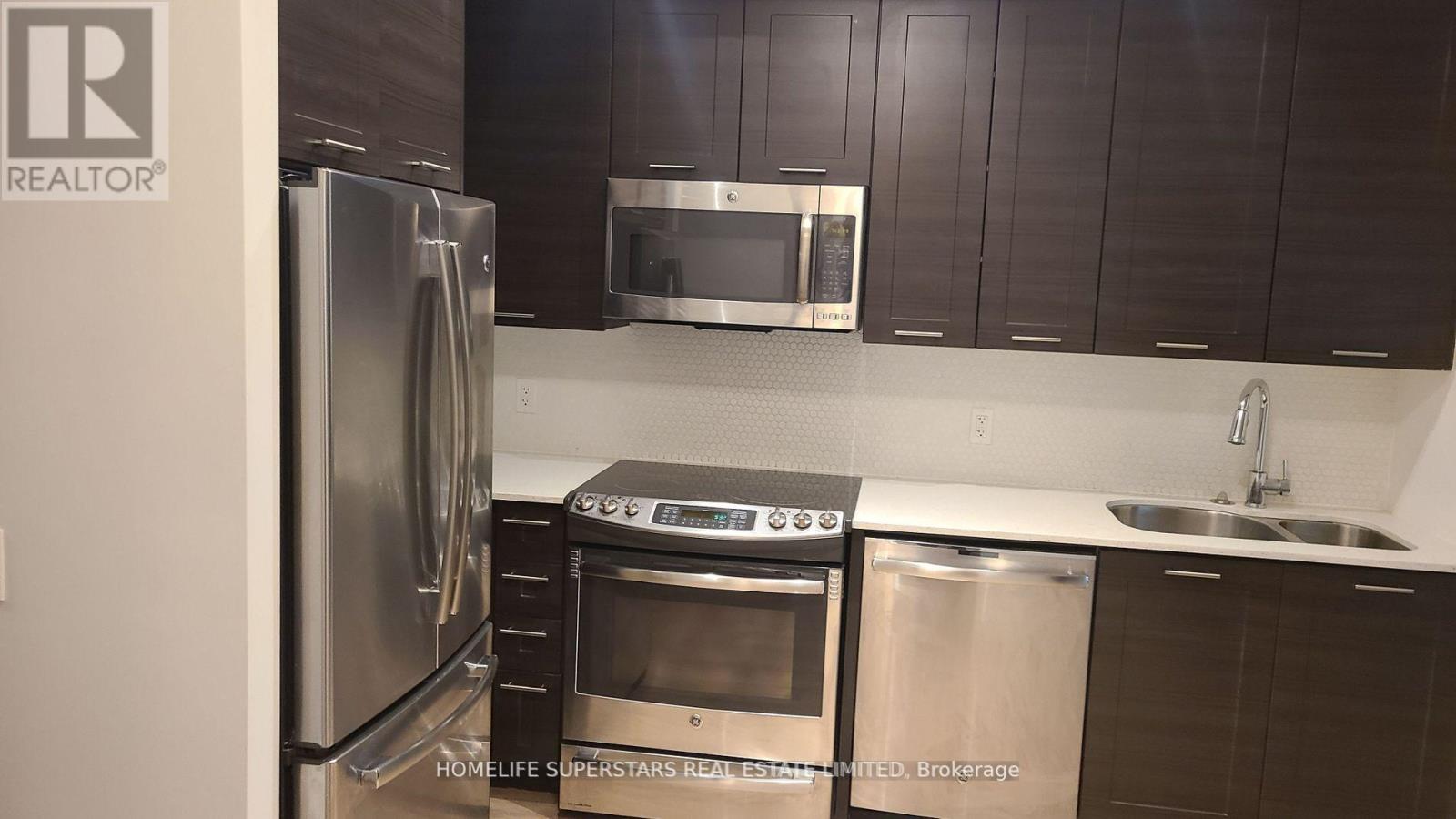 2907 - 2212 Lake Shore Boulevard W, Toronto, Ontario  M8V 0C2 - Photo 2 - W12209882
