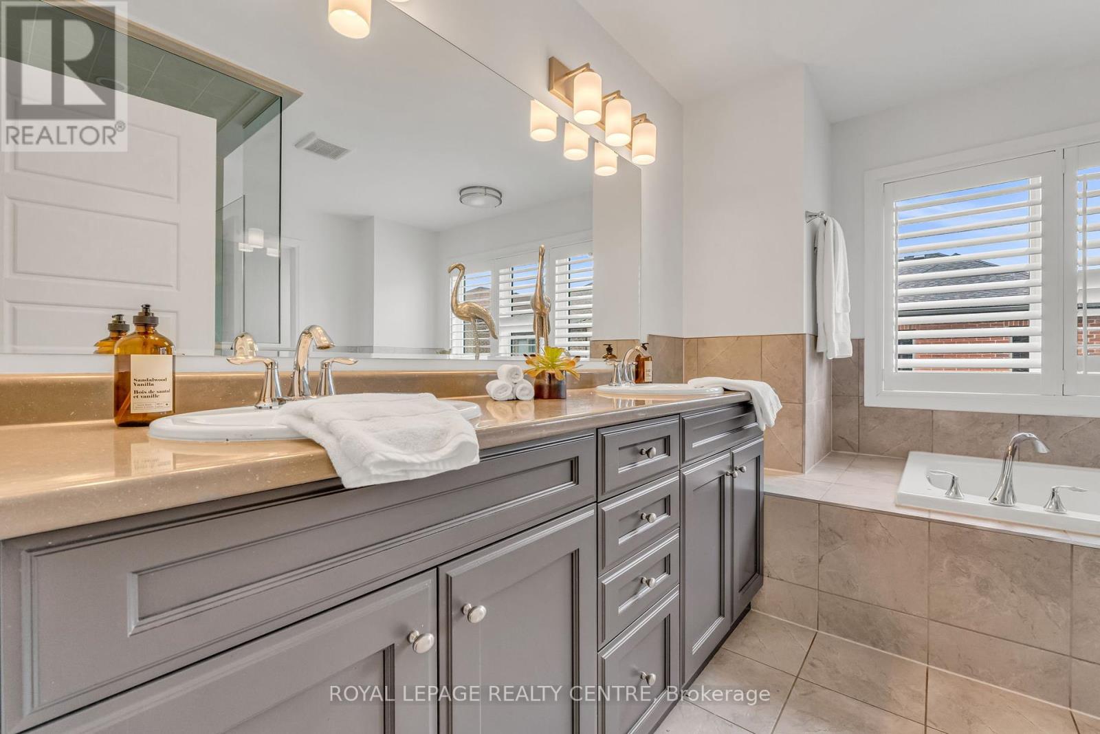 152 Wheat Boom Drive, Oakville (Go Glenorchy), Ontario  L6H 0M8 - Photo 24 - W12209883